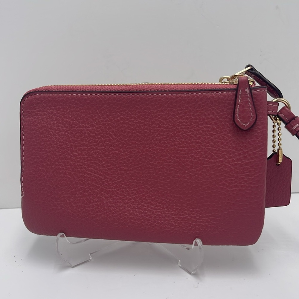 Coach Double Corner Zip Wristlet
IM/Rouge
NWT - Picture 9 of 16